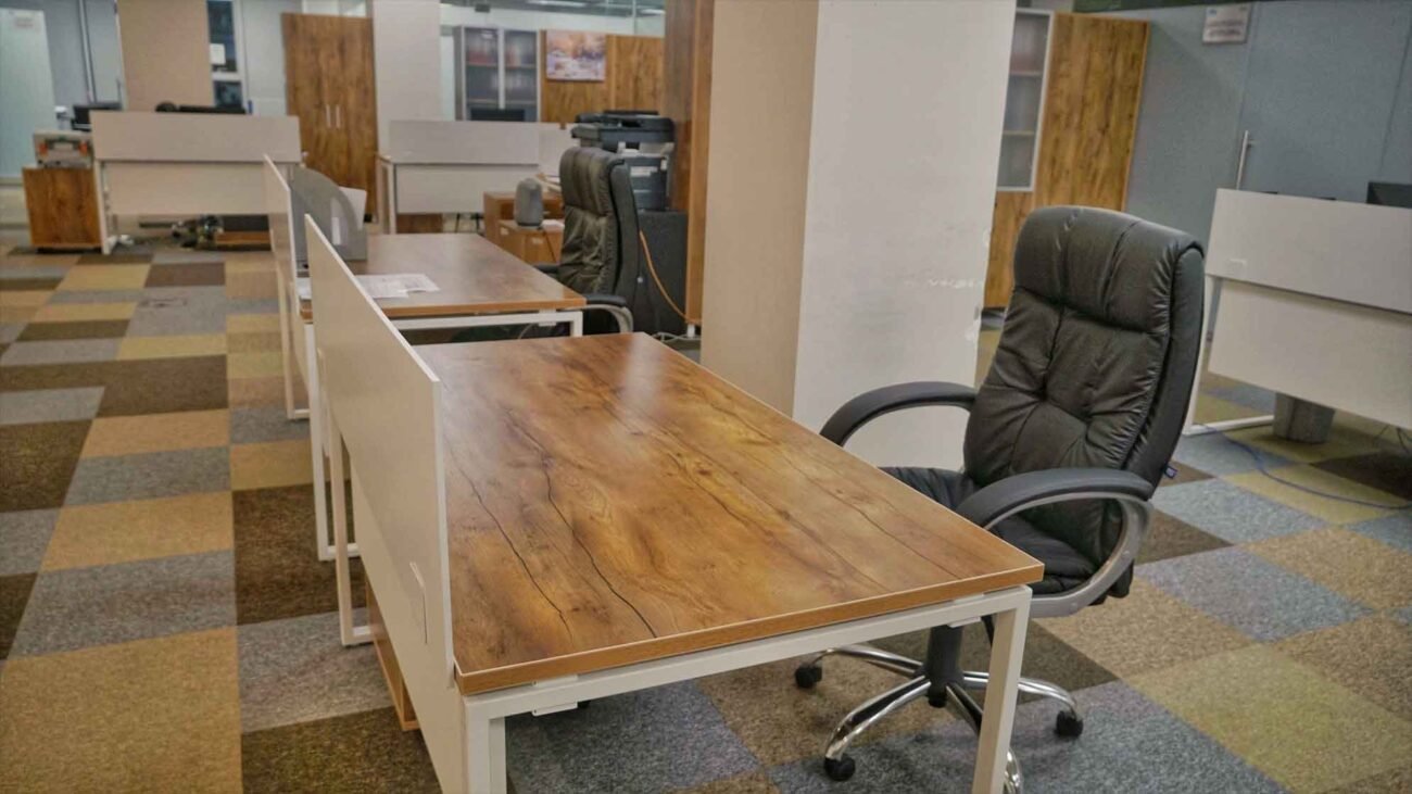 Kazakhstan Investment Fund — Stylish Open-Plan Office project by TROYA Furniture